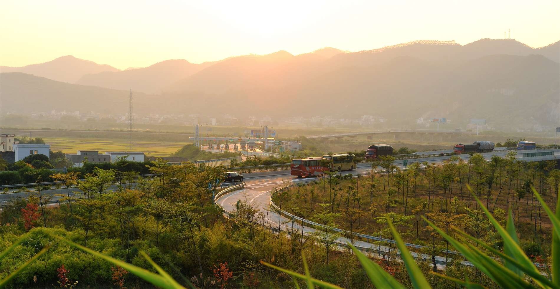 广东广梧高速公路河口至平台段项目设计