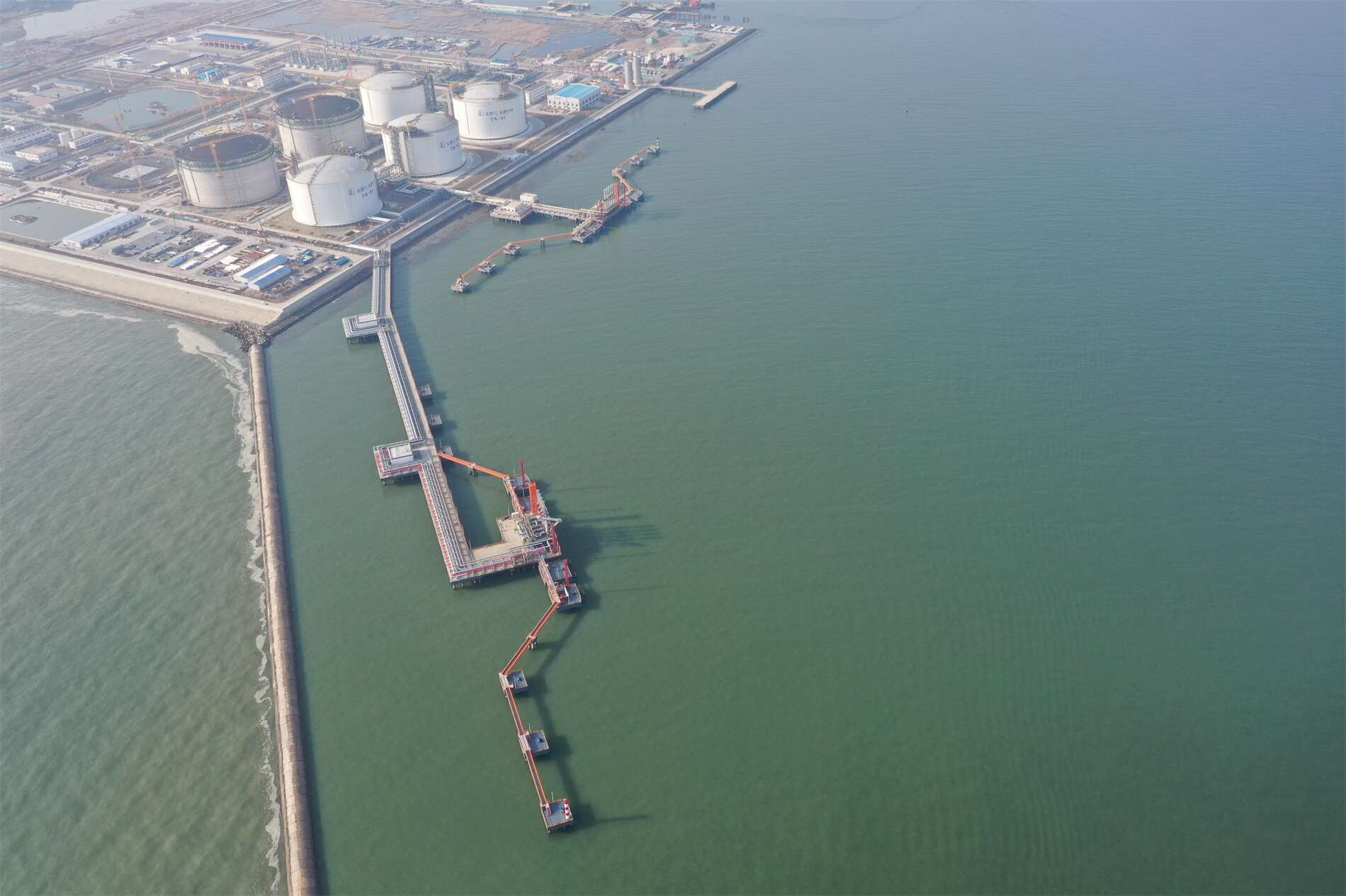 天津液化天然气（LNG）项目码头及陆域形成工程设计采购施工（EPC）总承包